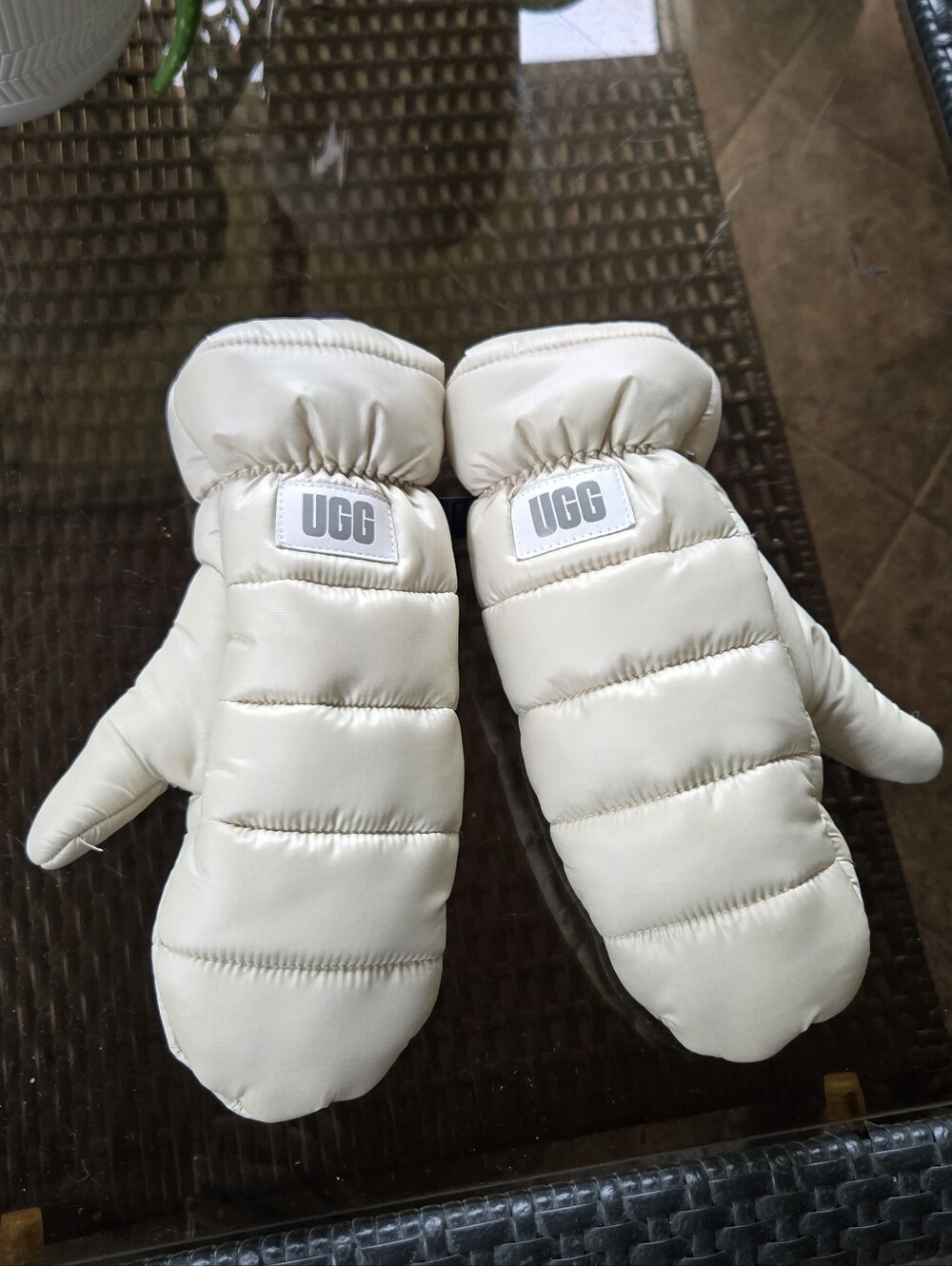 UGG Puff Yeah Mittens Winter Gloves Cream Size S/M